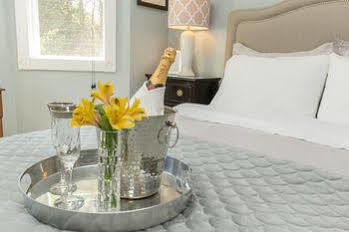 Craigleith Manor Bed & Breakfast คอลลิงวูด ภายนอก รูปภาพ